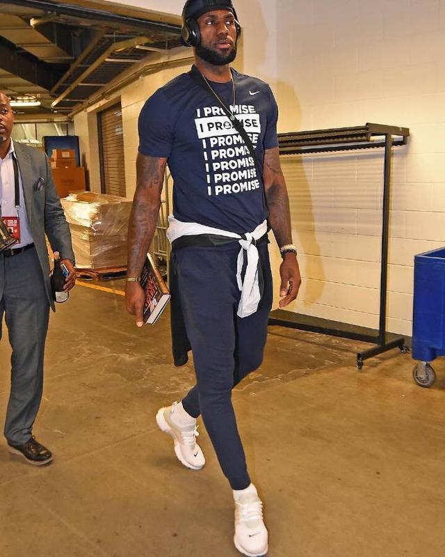 交易后卫，名单出炉，火箭却反悔了，超级球星恐帮倒忙（后卫交易曝光、名单公布，火箭临时变卦，巨星或成拖累）