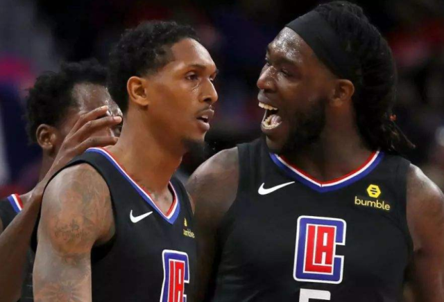 官方：穆尔豪斯与曼联续约3年，并租借加盟莱顿东方（官宣：曼联与穆尔豪斯续约三年，外租莱顿东方）