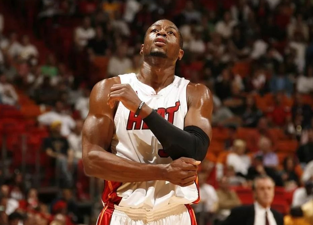 国足热身赛战胜对手士气大增（国足热身赛告捷，士气大振）