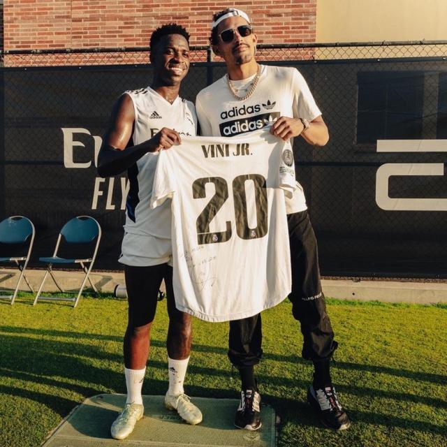 德转列左边锋身价榜：维尼修斯1.5亿欧居首，KK第二（德转发布左边锋身价榜：维尼修斯1.5亿欧登顶，KK位居第二）