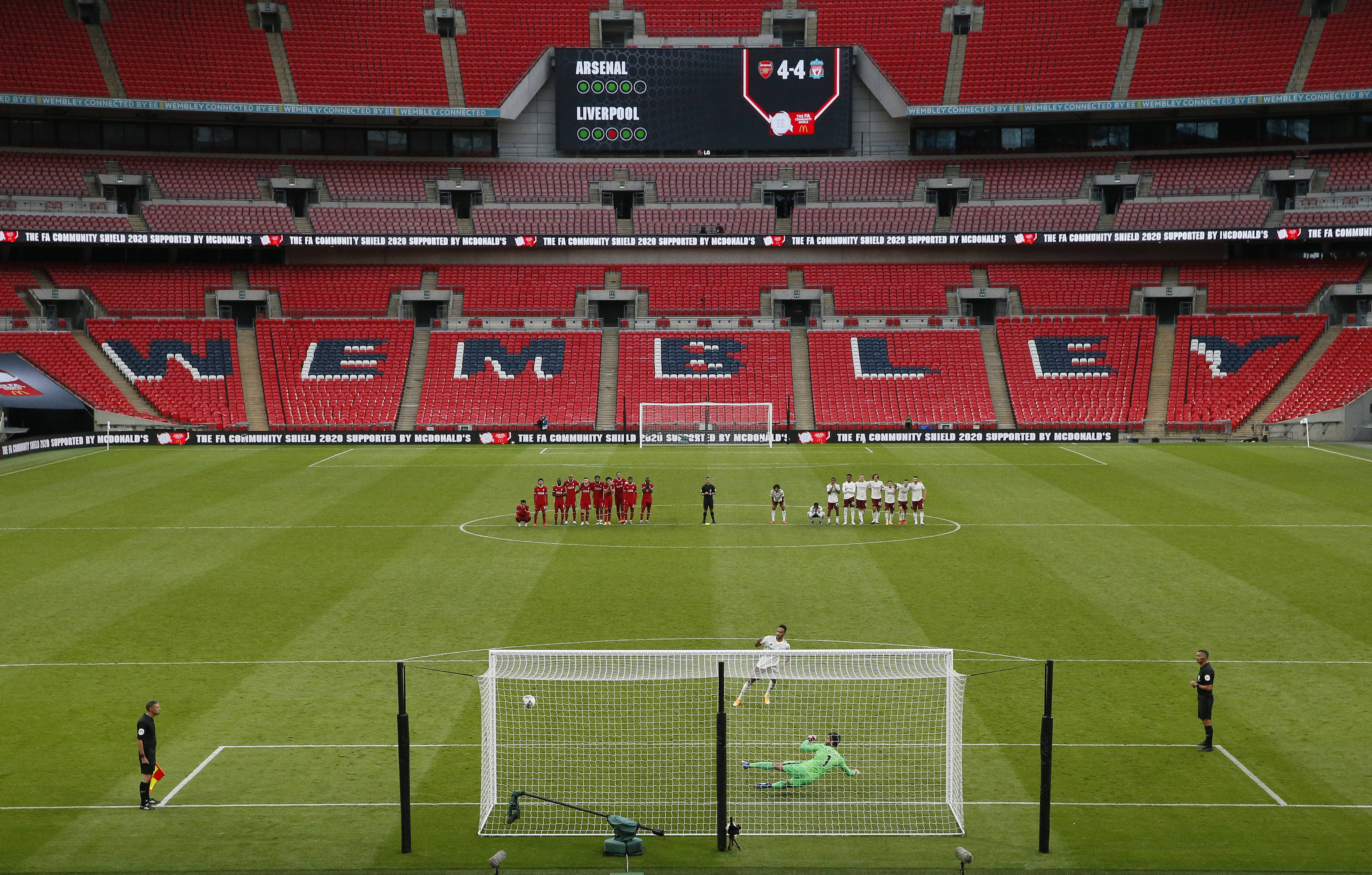 爱尔兰主帅：C罗只是一时冲动；球迷营造了难以置信的氛围（爱尔兰主帅谈C罗：仅属一时冲动，盛赞球迷营造不可思议氛围）