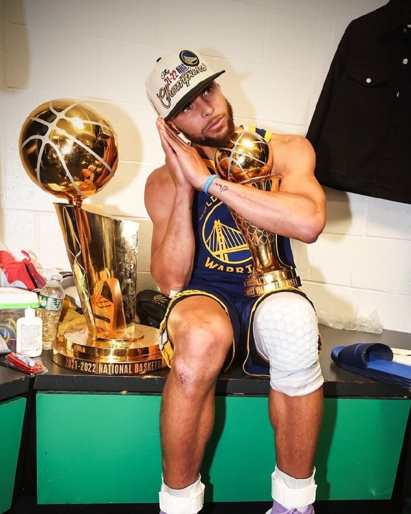 半场战报：法兰克福0-0沃尔夫斯堡（半场速报：法兰克福与沃尔夫斯堡0-0握手言和）