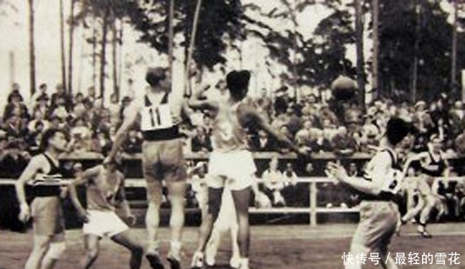 WAZ评沙尔克球员表现：两边翼卫灾难发挥，卡里乌斯超神（WAZ球员评分：沙尔克双翼卫灾难级失常，卡里乌斯神级发挥）